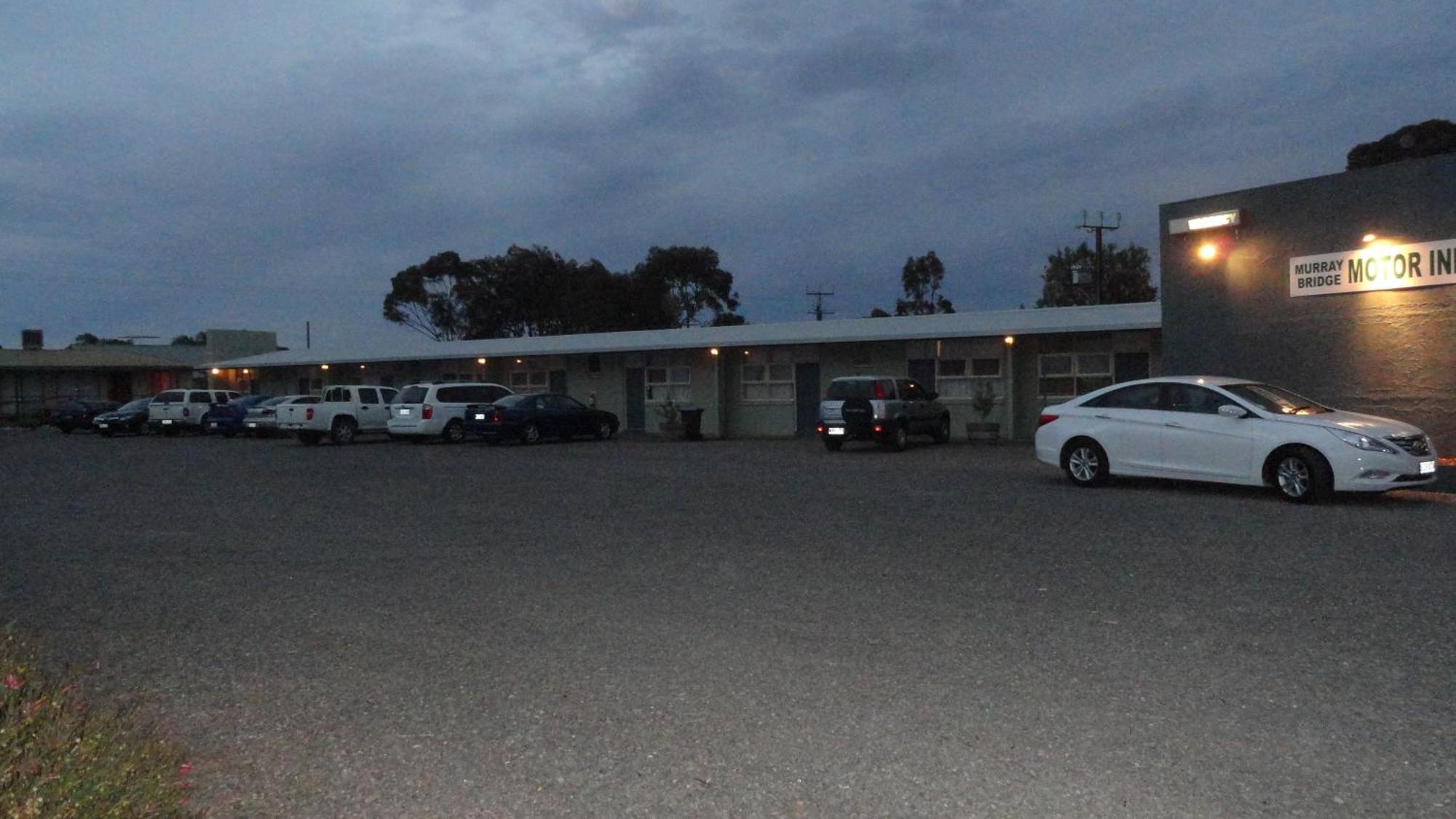 Murray Bridge Motor Inn Экстерьер фото